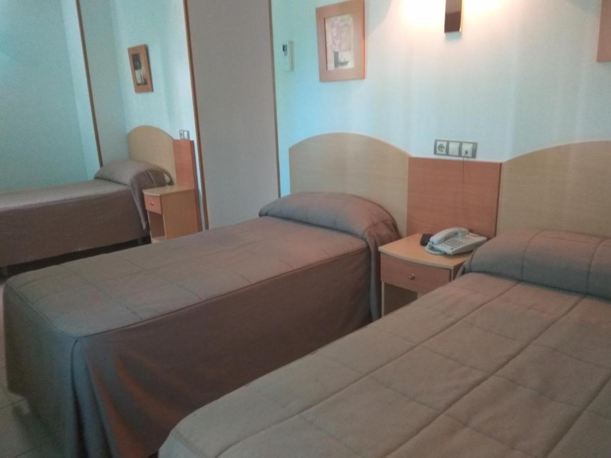 Hostal El Arco Mejorada Del Campo Ngoại thất bức ảnh