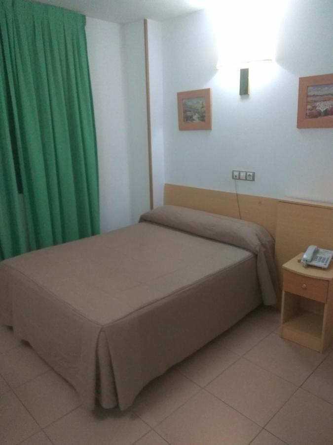 Hostal El Arco Mejorada Del Campo Ngoại thất bức ảnh