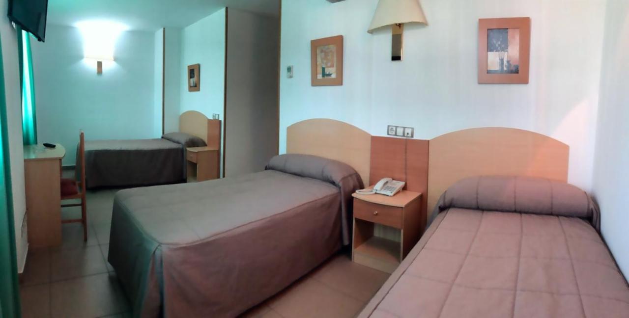 Hostal El Arco Mejorada Del Campo Ngoại thất bức ảnh