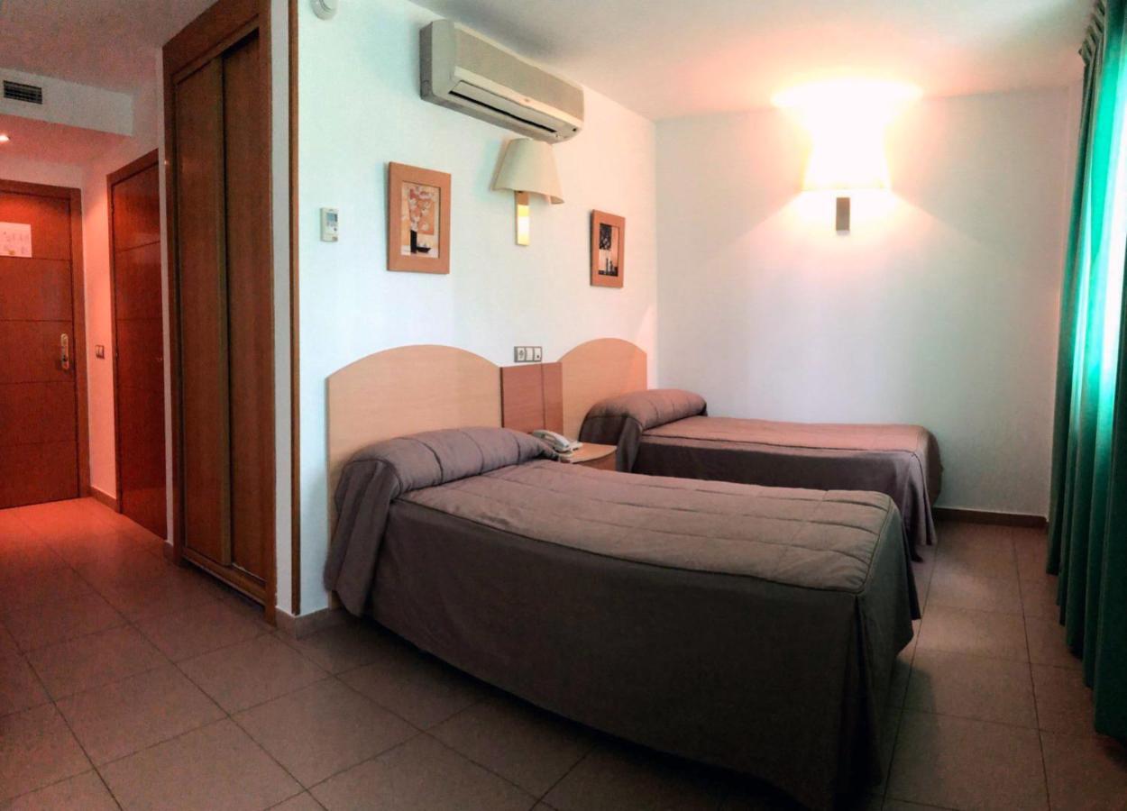 Hostal El Arco Mejorada Del Campo Ngoại thất bức ảnh