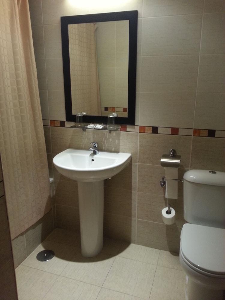 Hostal El Arco Mejorada Del Campo Ngoại thất bức ảnh